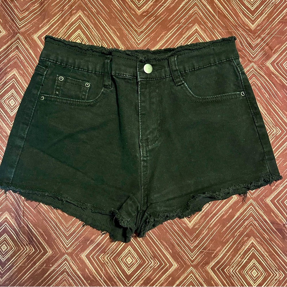 Juniors’ Black Denim Frayed Hem Shorts, EUC, S